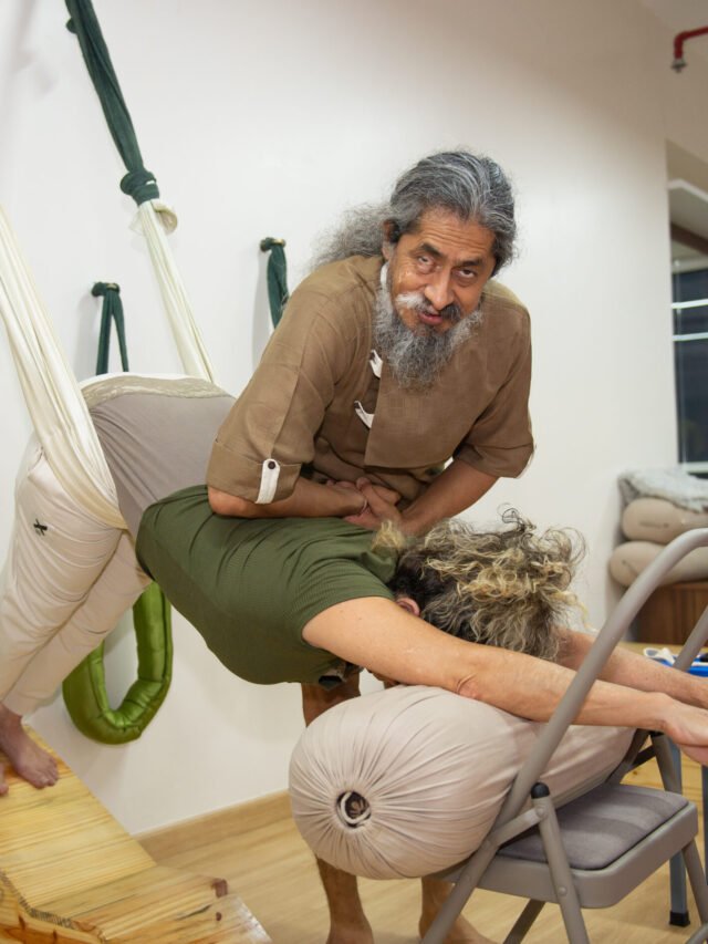 Heal your body naturally with Iyengar Yoga props 🌿